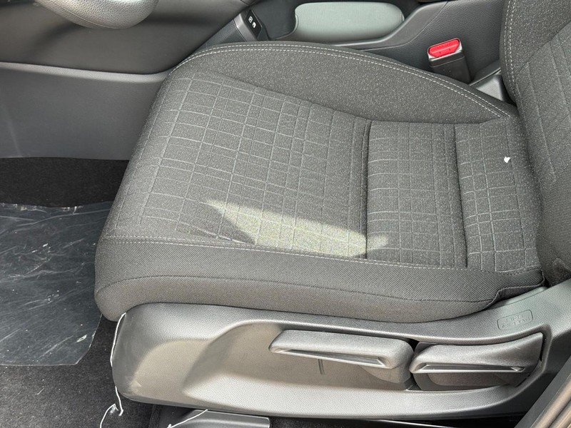 Honda HR-V Vehicle Image 16