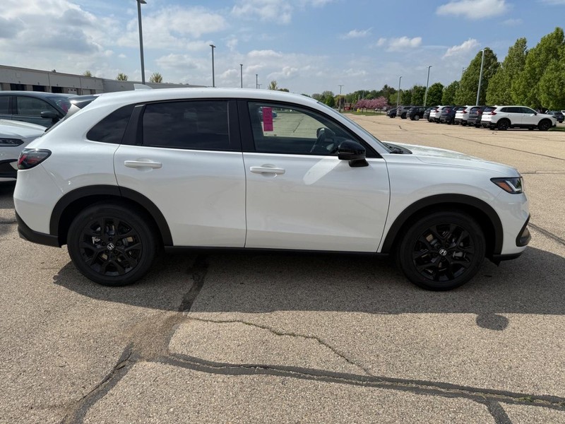 Honda HR-V Vehicle Image 2