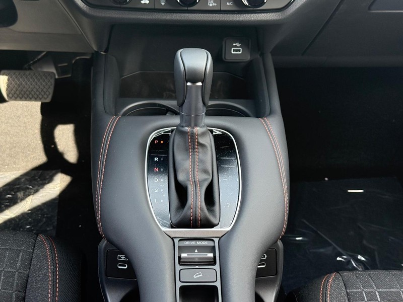 Honda HR-V Vehicle Image 8