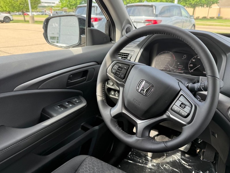 Honda Ridgeline Vehicle Image 9