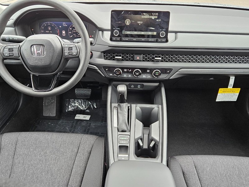Honda Accord Sedan Vehicle Image 6
