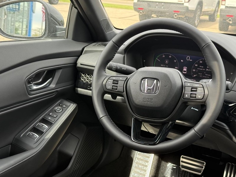 Honda Accord Hybrid Vehicle Image 9