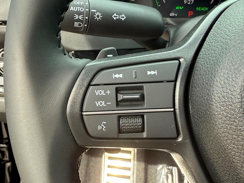 Honda Accord Hybrid Vehicle Image 11