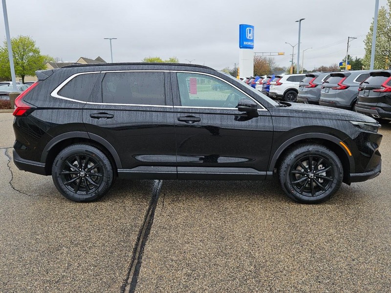 Honda CR-V Hybrid Vehicle Image 2