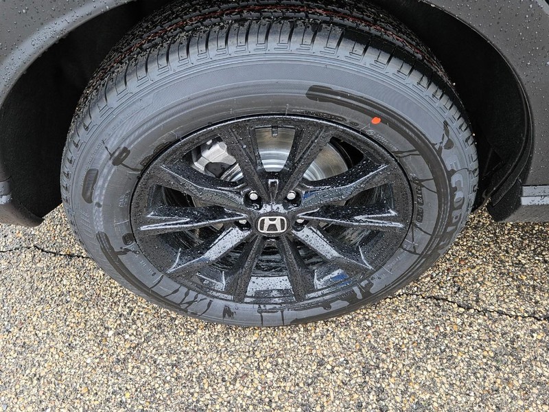 Honda CR-V Hybrid Vehicle Image 4