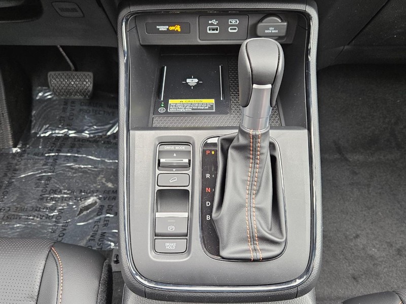 Honda CR-V Hybrid Vehicle Image 8