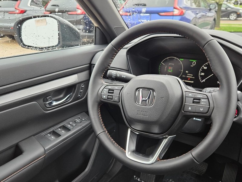 Honda CR-V Hybrid Vehicle Image 9