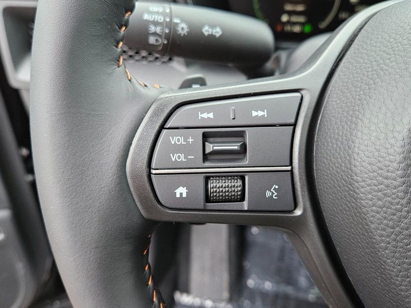 Honda CR-V Hybrid Vehicle Image 12