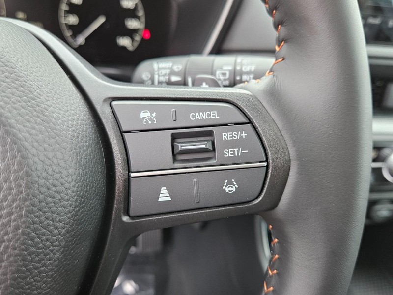 Honda CR-V Hybrid Vehicle Image 13