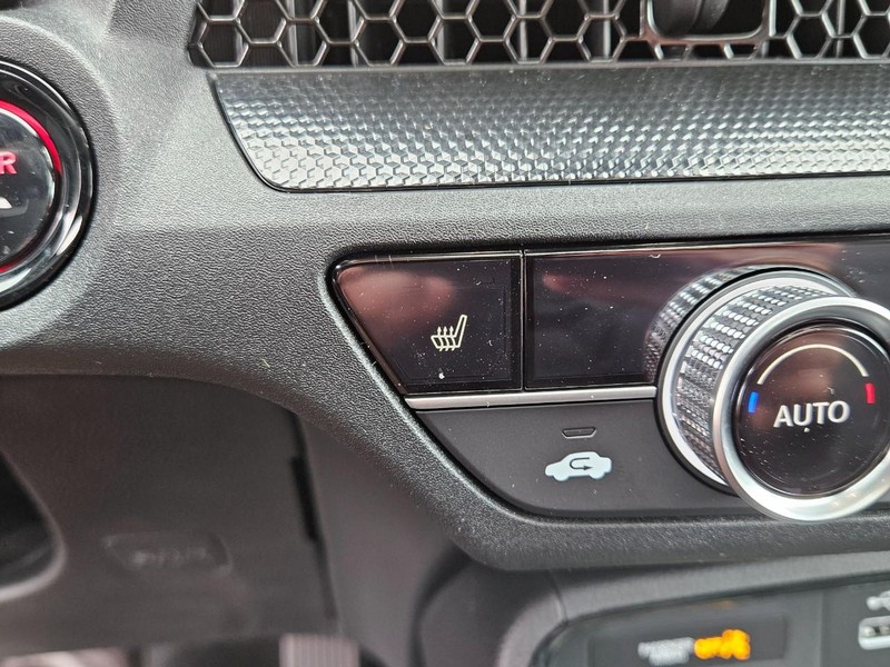 Honda CR-V Hybrid Vehicle Image 15