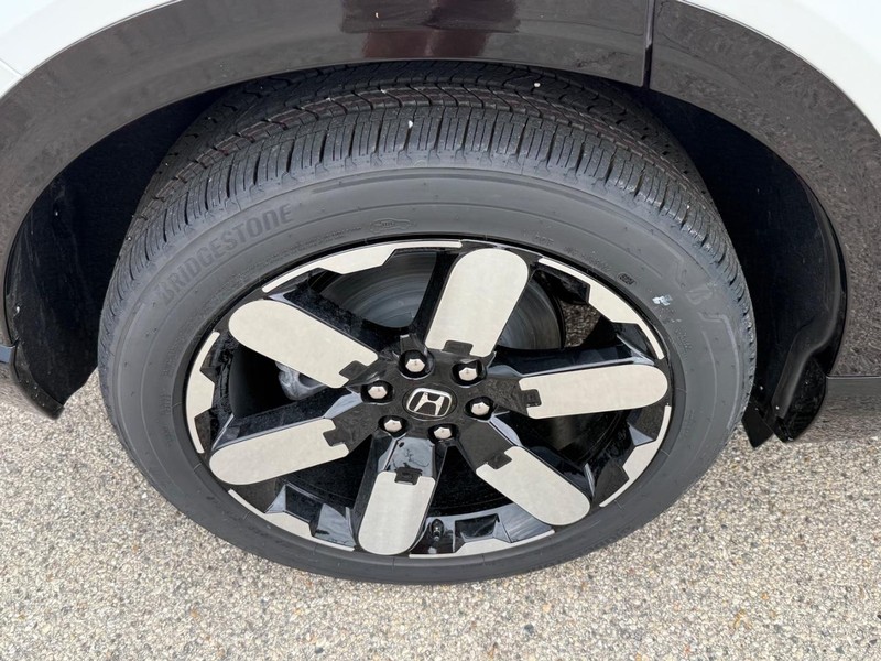 Honda Prologue Vehicle Image 4