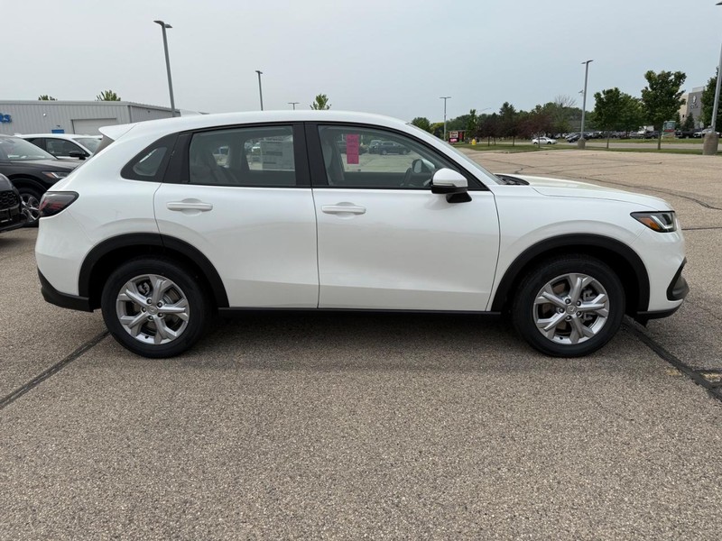 Honda HR-V Vehicle Image 2
