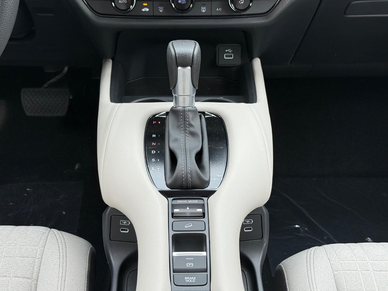 Honda HR-V Vehicle Image 8