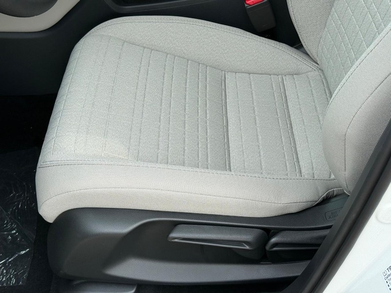 Honda HR-V Vehicle Image 16
