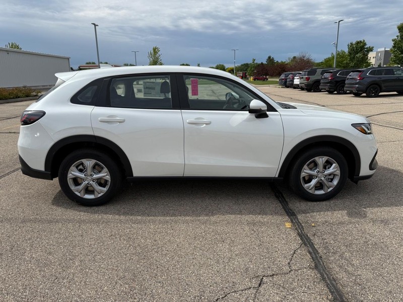 Honda HR-V Vehicle Image 2