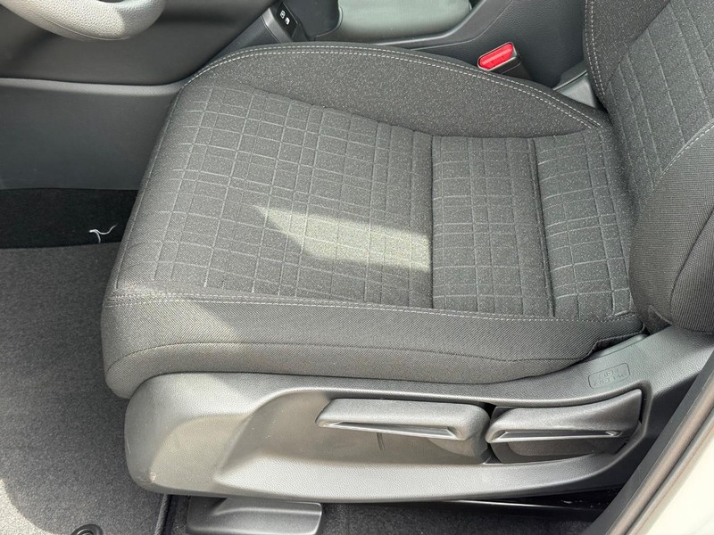 Honda HR-V Vehicle Image 16