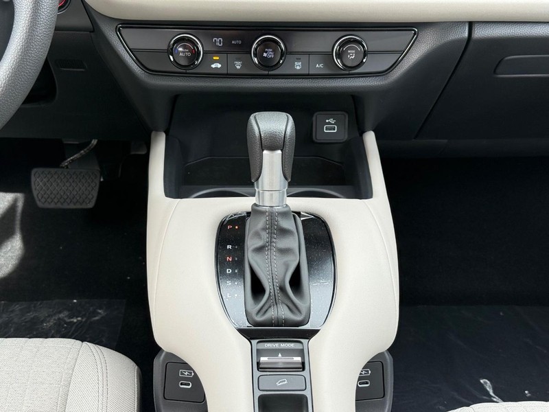 Honda HR-V Vehicle Image 8