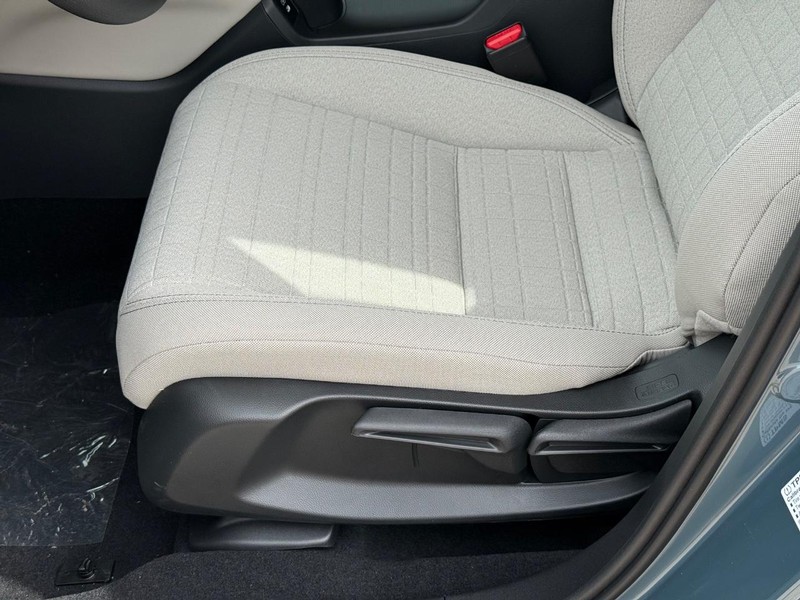 Honda HR-V Vehicle Image 16