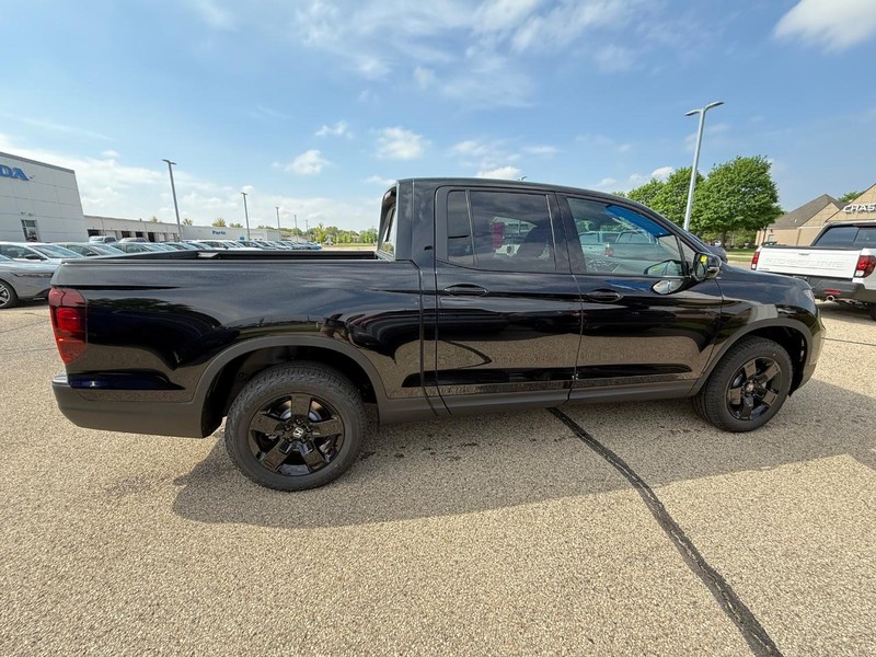 Honda Ridgeline Vehicle Image 2