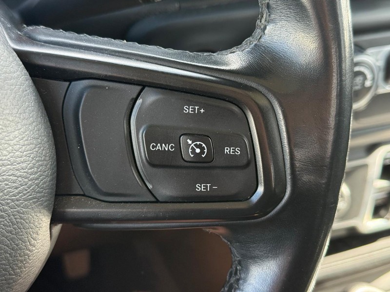 Jeep Gladiator Vehicle Image 17