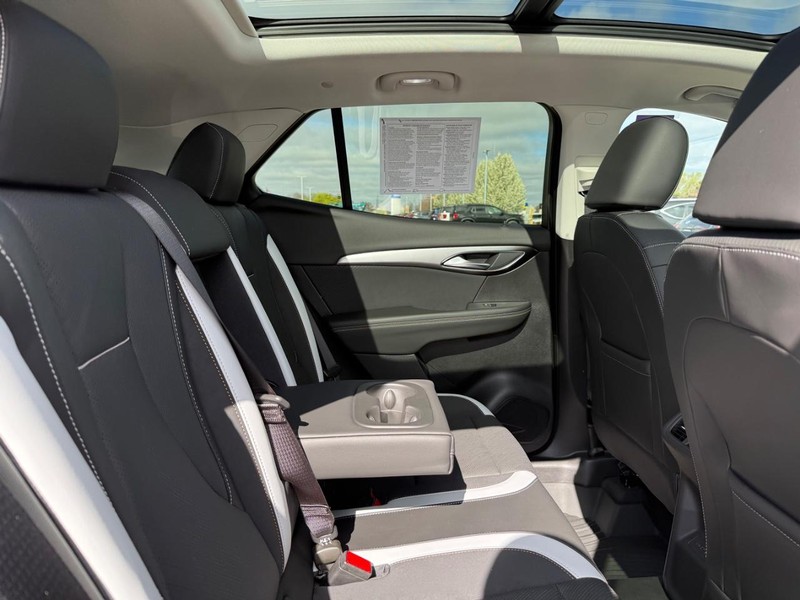 Buick Envision Vehicle Image 10