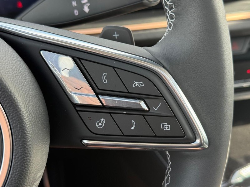 Buick Envision Vehicle Image 16