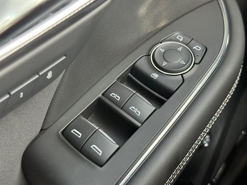 Buick Envision Vehicle Image 20