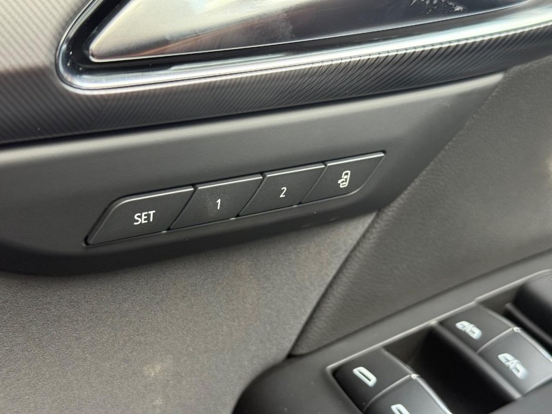 Buick Envision Vehicle Image 21