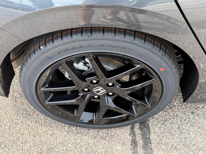 Honda Civic Hatchback Vehicle Image 4