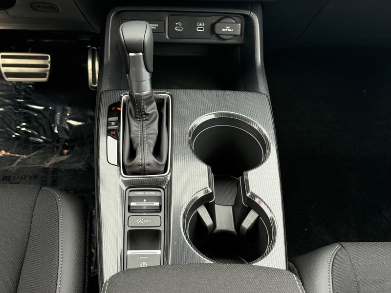 Honda Civic Hatchback Vehicle Image 8