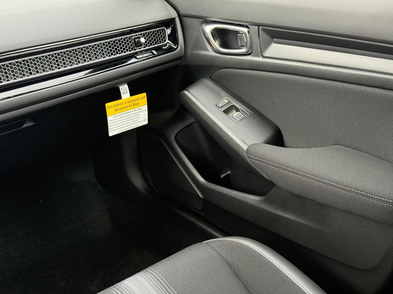 Honda Civic Hatchback Vehicle Image 10