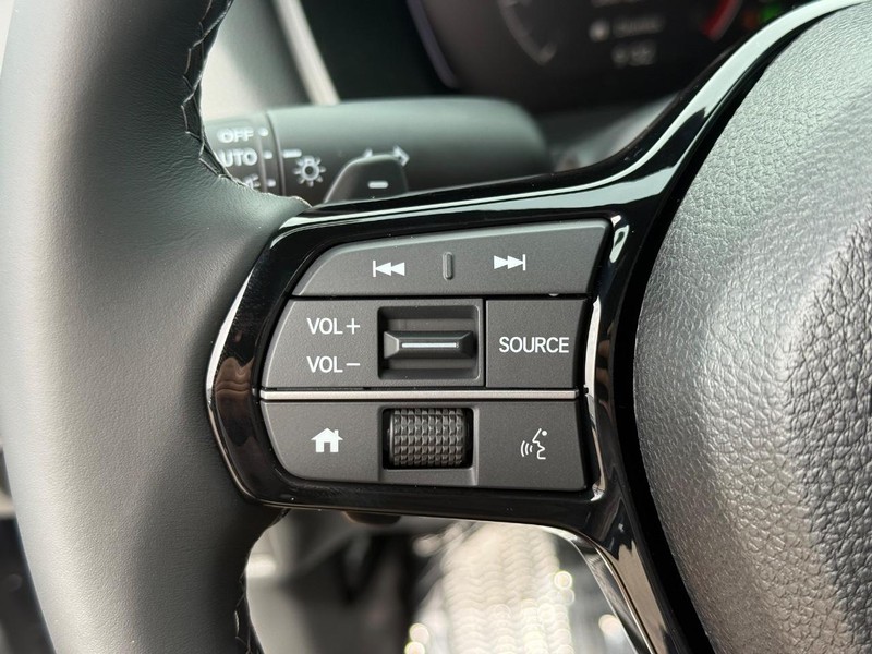 Honda Civic Hatchback Vehicle Image 11
