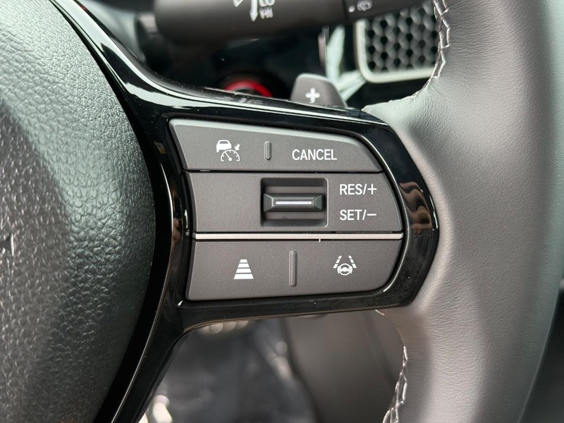 Honda Civic Hatchback Vehicle Image 12