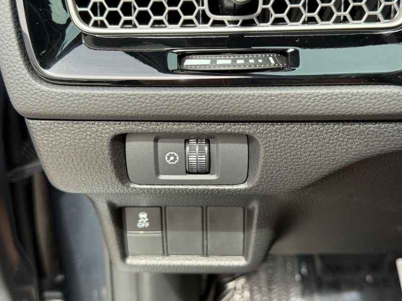 Honda Civic Hatchback Vehicle Image 14