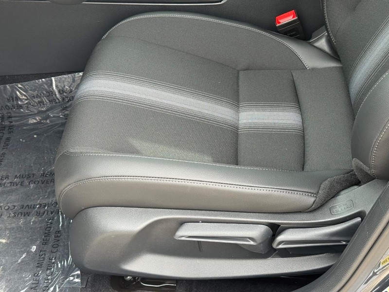 Honda Civic Hatchback Vehicle Image 16
