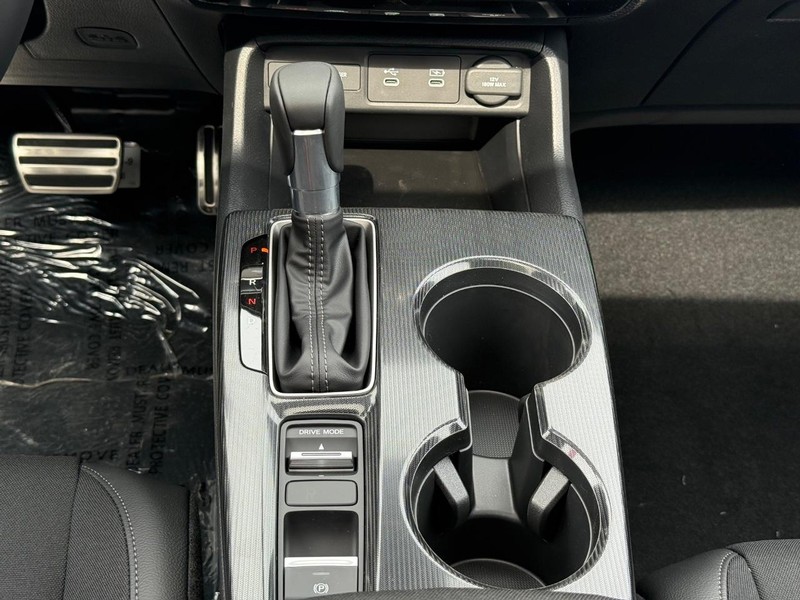Honda Civic Sedan Hybrid Vehicle Image 8