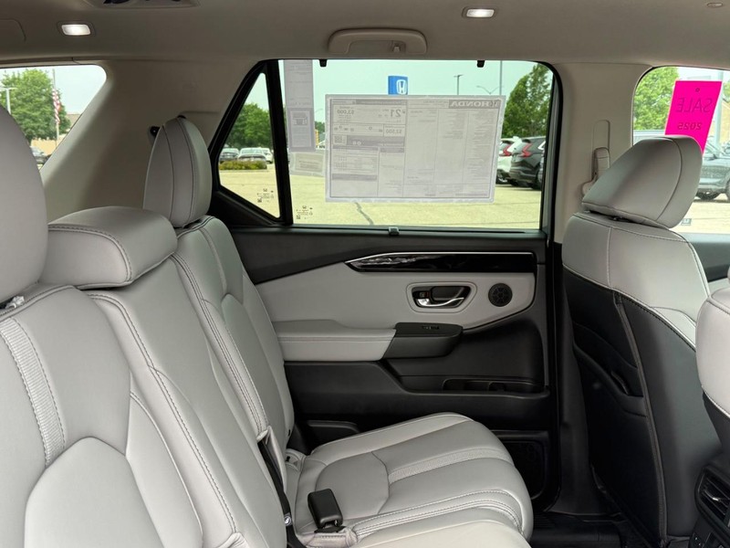 Honda Pilot Vehicle Image 5