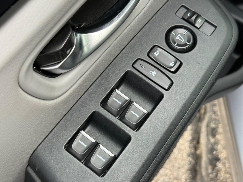 Honda Pilot Vehicle Image 16