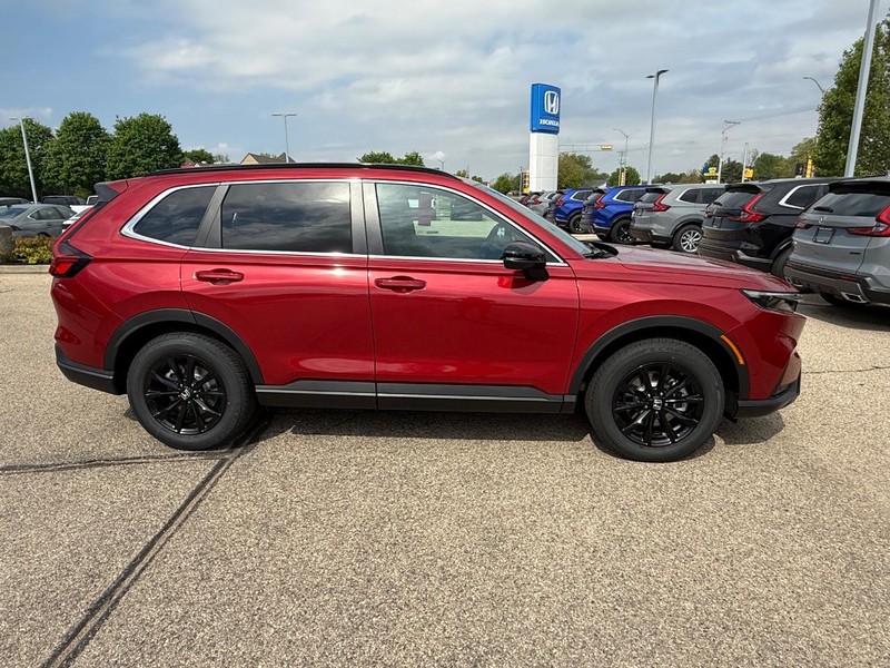 Honda CR-V Hybrid Vehicle Image 2