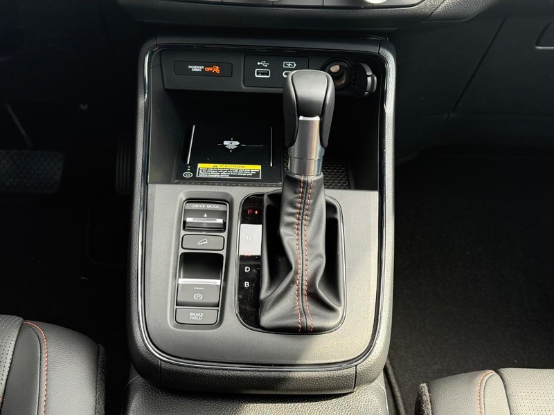 Honda CR-V Hybrid Vehicle Image 8