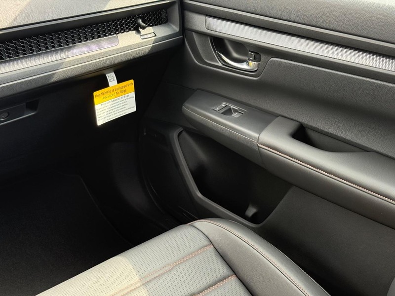 Honda CR-V Hybrid Vehicle Image 10