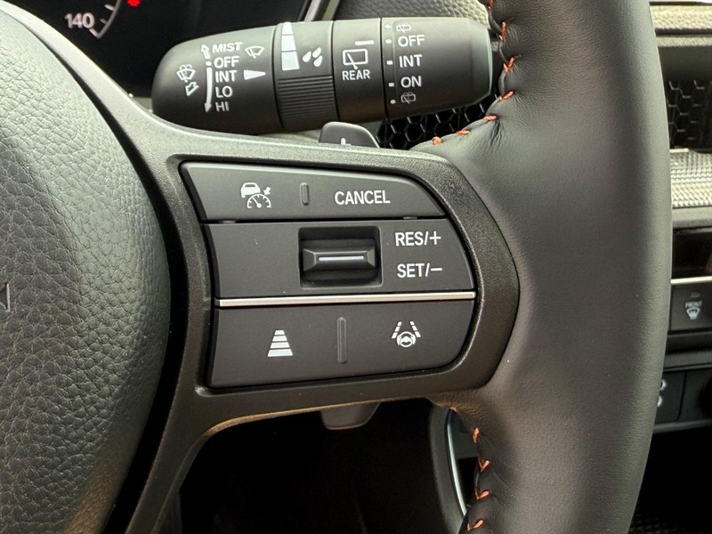 Honda CR-V Hybrid Vehicle Image 13