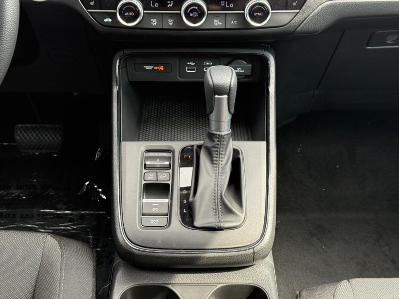 Honda CR-V Vehicle Image 8