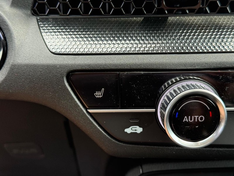 Honda CR-V Vehicle Image 14