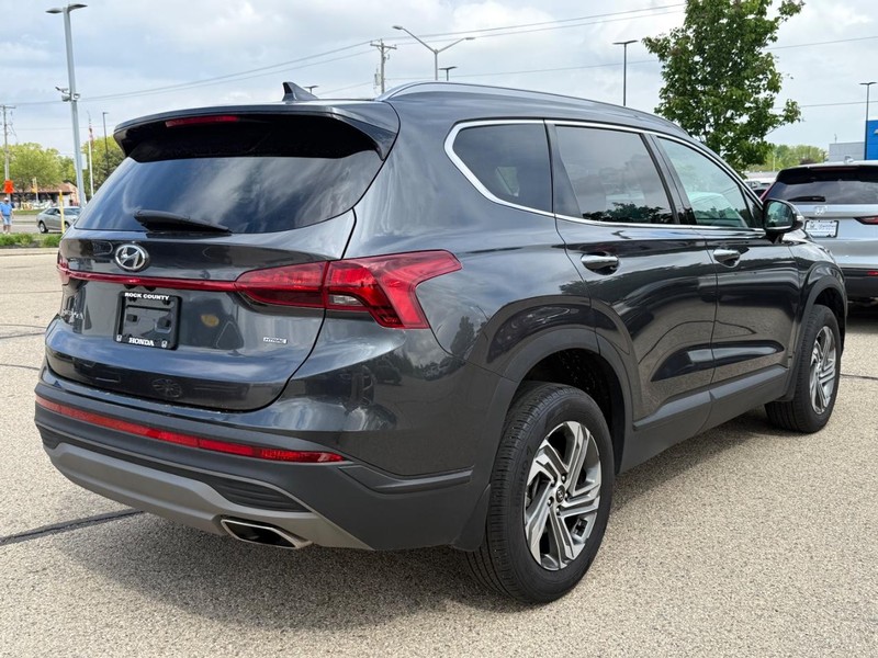 Hyundai Santa Fe Vehicle Image 3