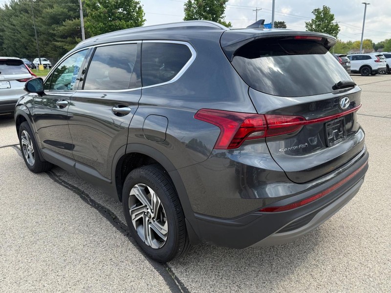 Hyundai Santa Fe Vehicle Image 5
