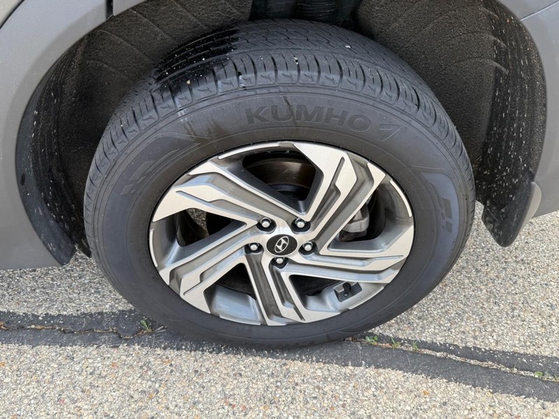 Hyundai Santa Fe Vehicle Image 6