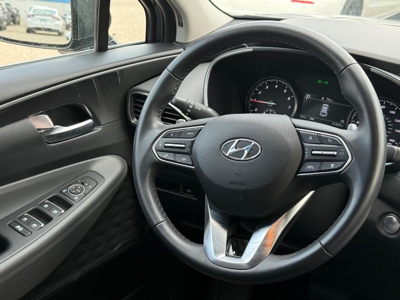 Hyundai Santa Fe Vehicle Image 13
