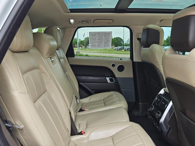 Land Rover Range Rover Sport Vehicle Image 10