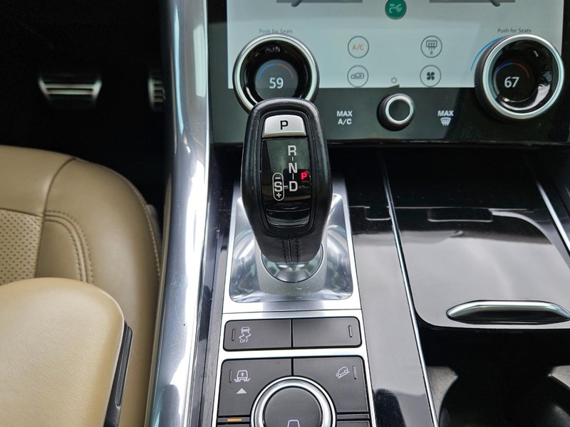 Land Rover Range Rover Sport Vehicle Image 13